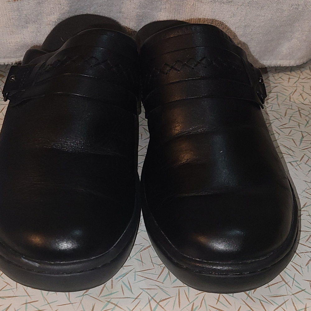 Women's Black Slip-On Shoes